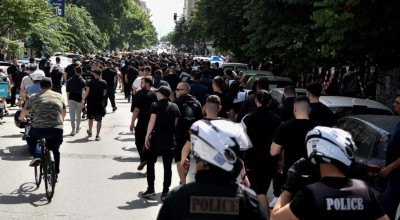 Άρχισε η πορεία των οπαδών του ΠΑΟΚ, κατευθύνονται στο Μακεδονία Παλλάς