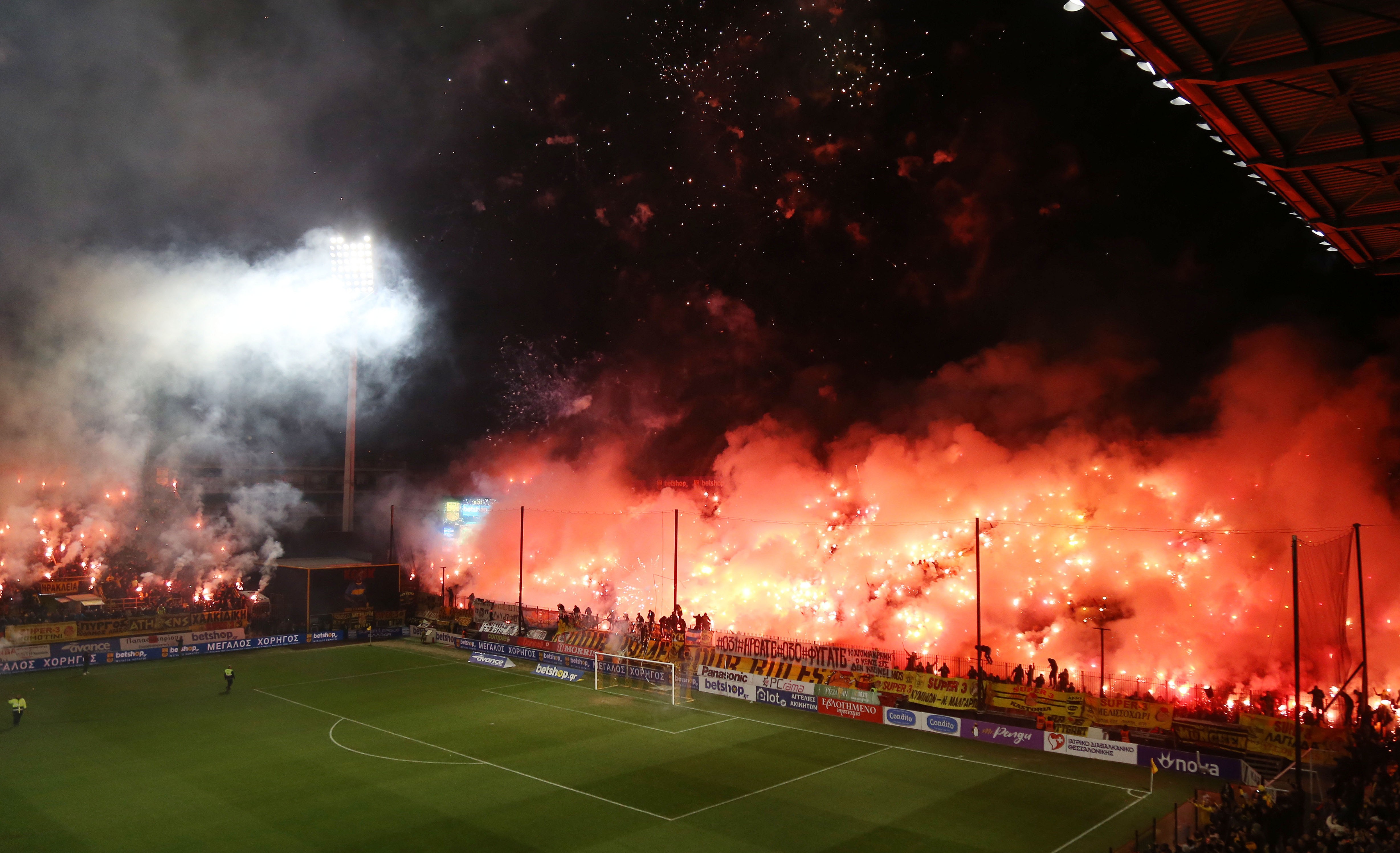 aris-pyro-show2.jpg