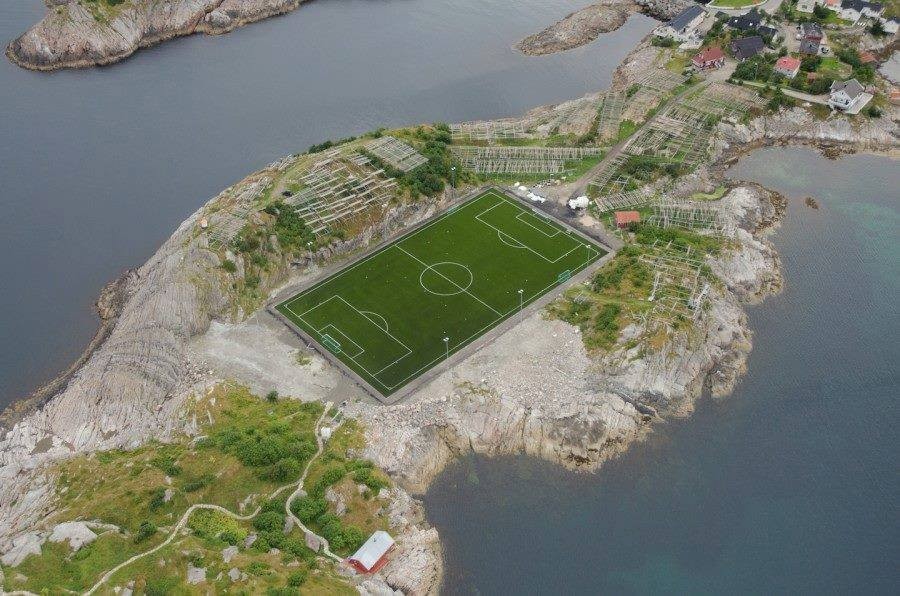 henningsvaer-stadion-5.jpg