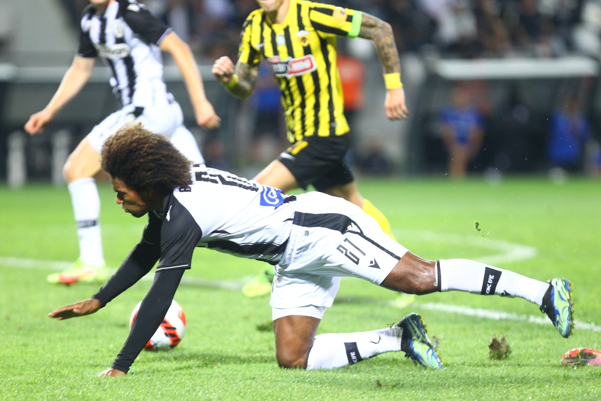 paok-aek-9.jpg