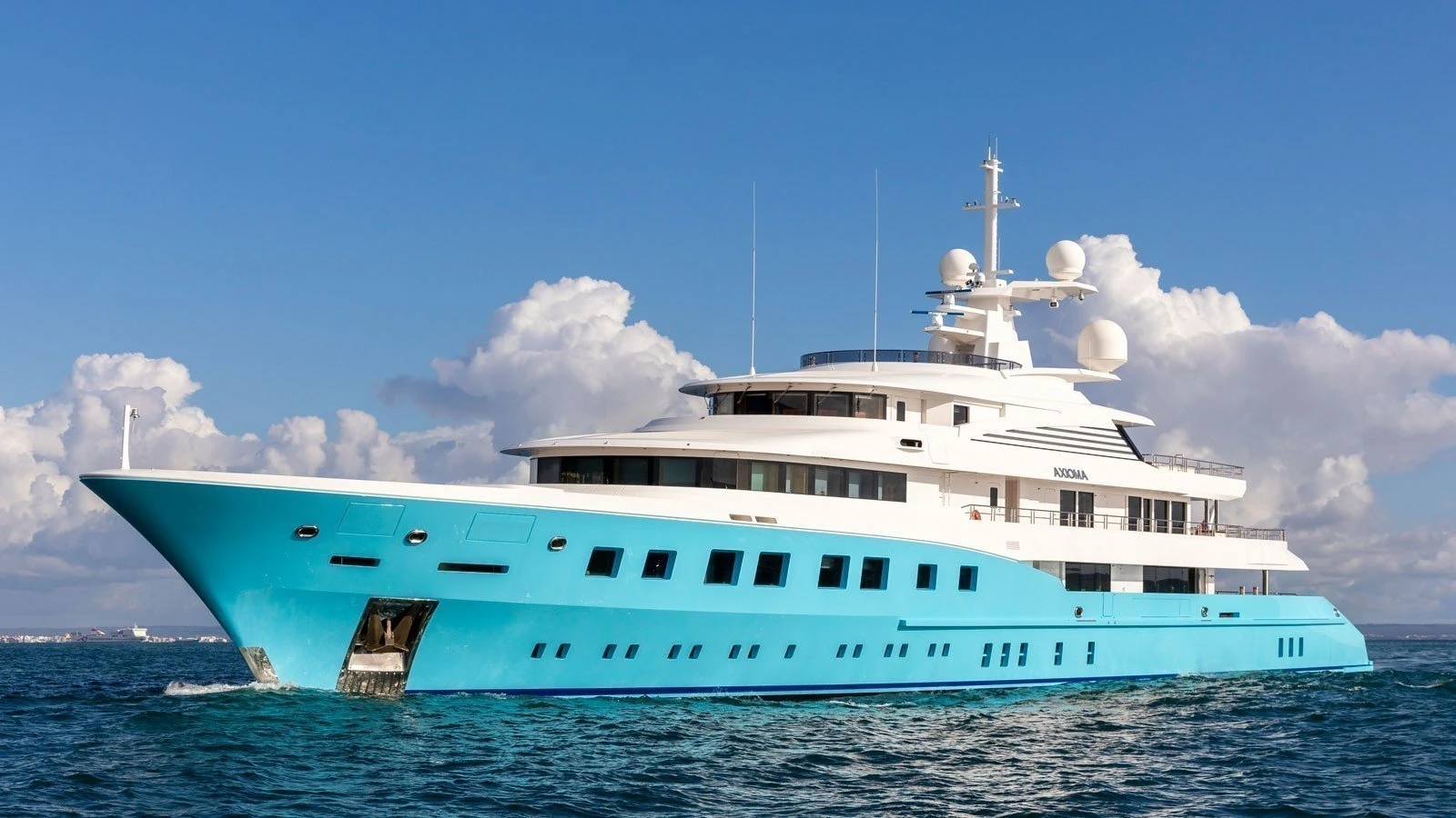 axioma-blue-hull-2020.jpg