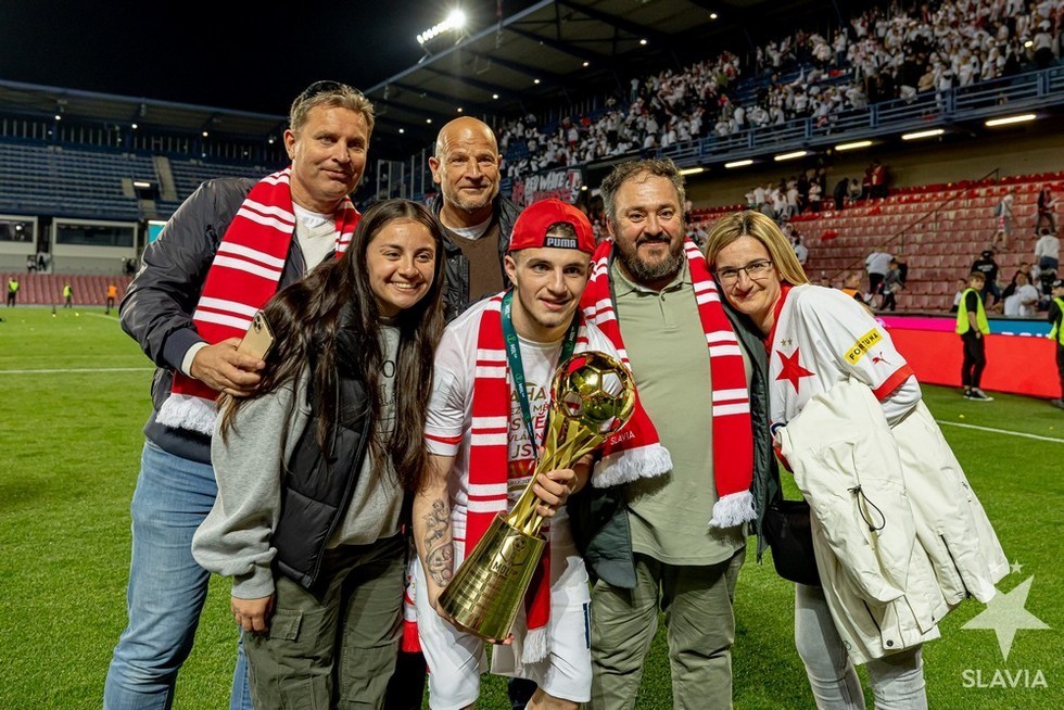 zafeiris-slavia-cup-final2.jpg