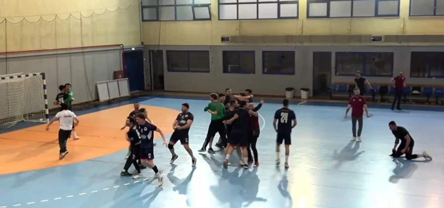 hanth-handbball.jpg