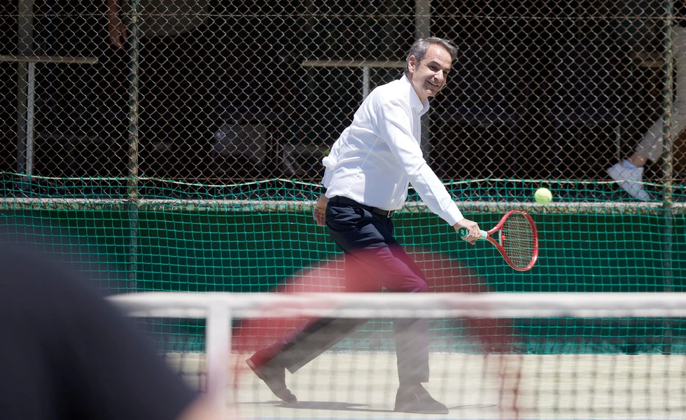 mitsotakis-tenistas.jpg