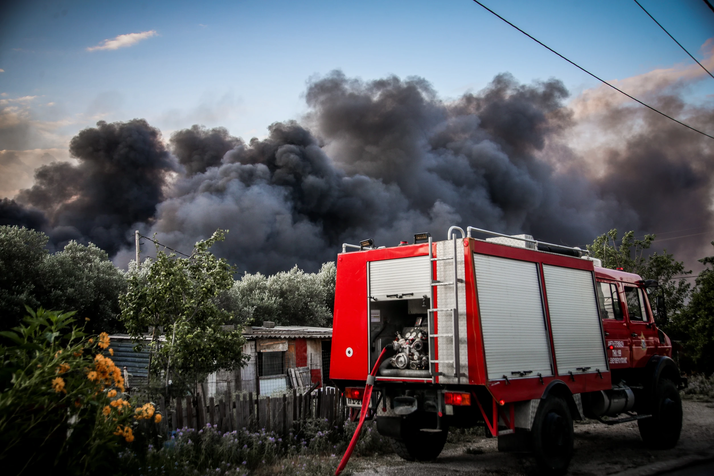 Το έργο της κατάσβεσης συνεχίστηκε καθ