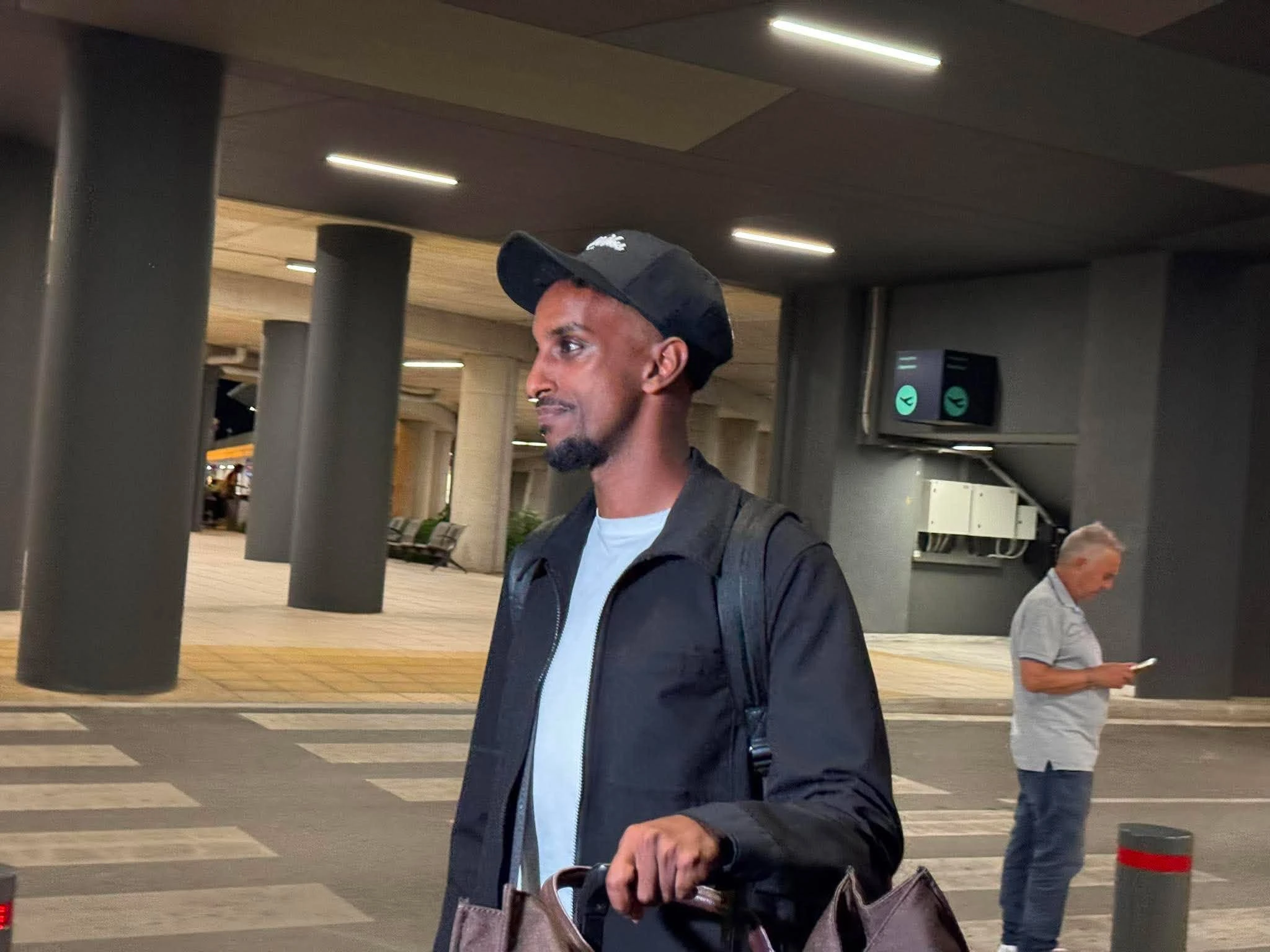 ali-C26L6.jpg?v=0