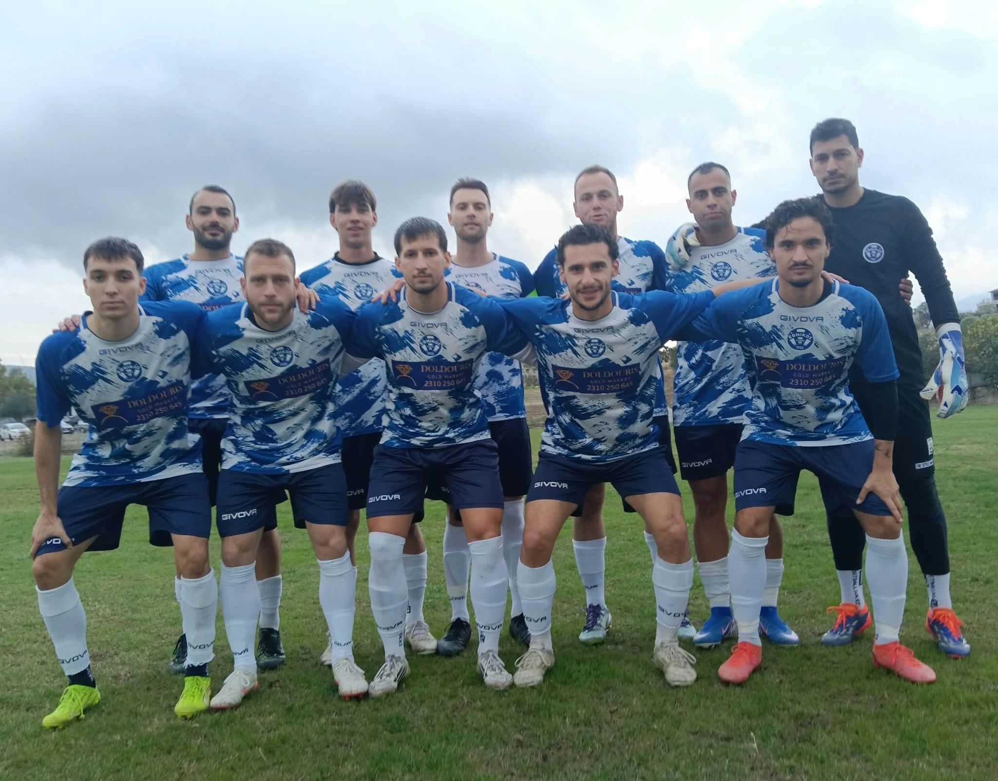 24-ARQ8V.jpg