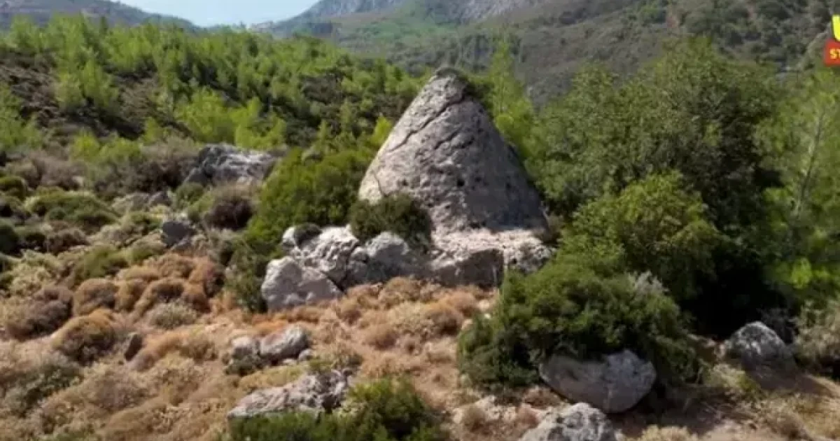 Crete Pyramid Πυραμίδα Σούγιας: Παραμένει άλυτο το μυστήριο πίσω από το αρχαίο ...