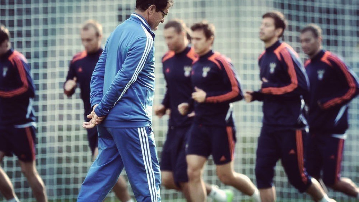 Καπέλο σε δημοσιογράφο: «Είσαι ψεύτης!»