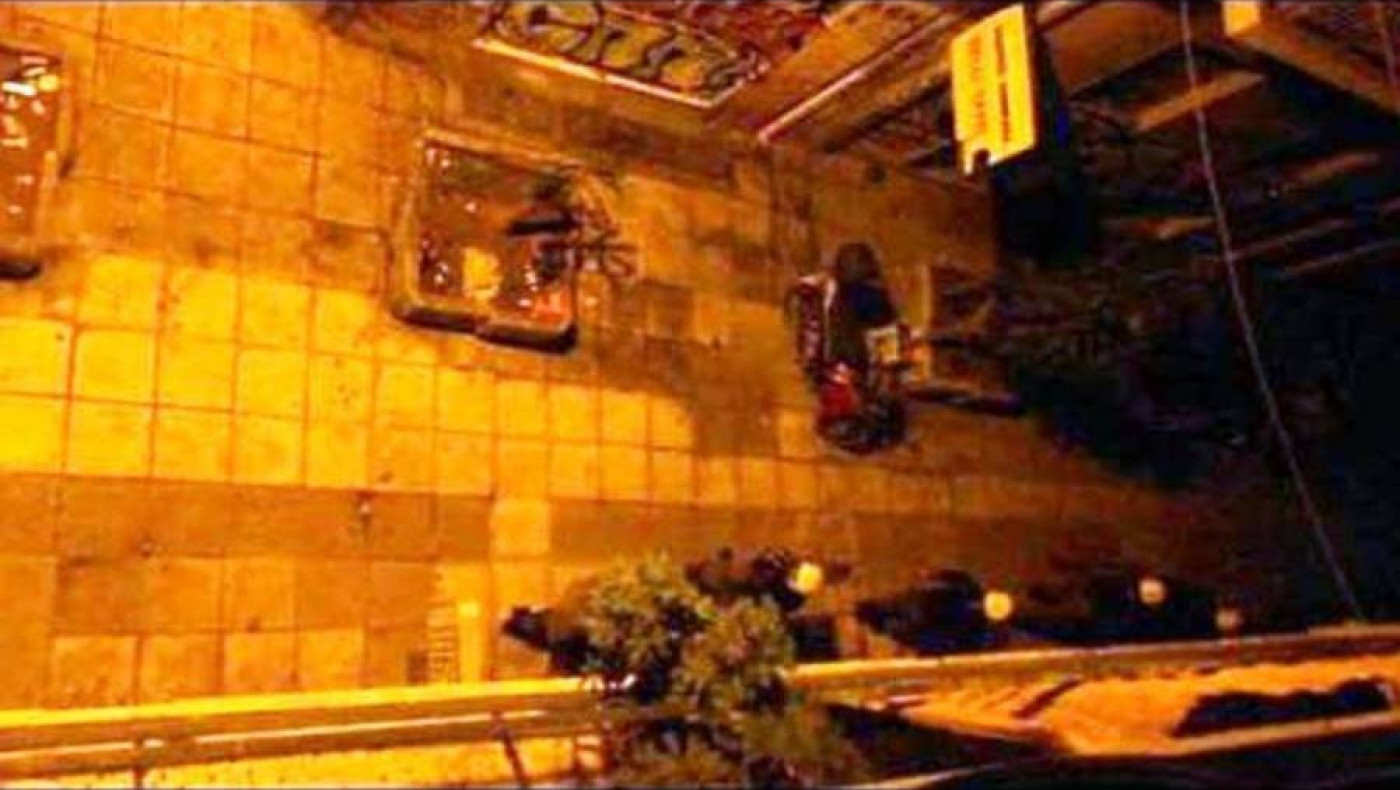 Διμοιρία των ΜΑΤ προσπάθησε να εισβάλλει σε πολυκατοικία (video)