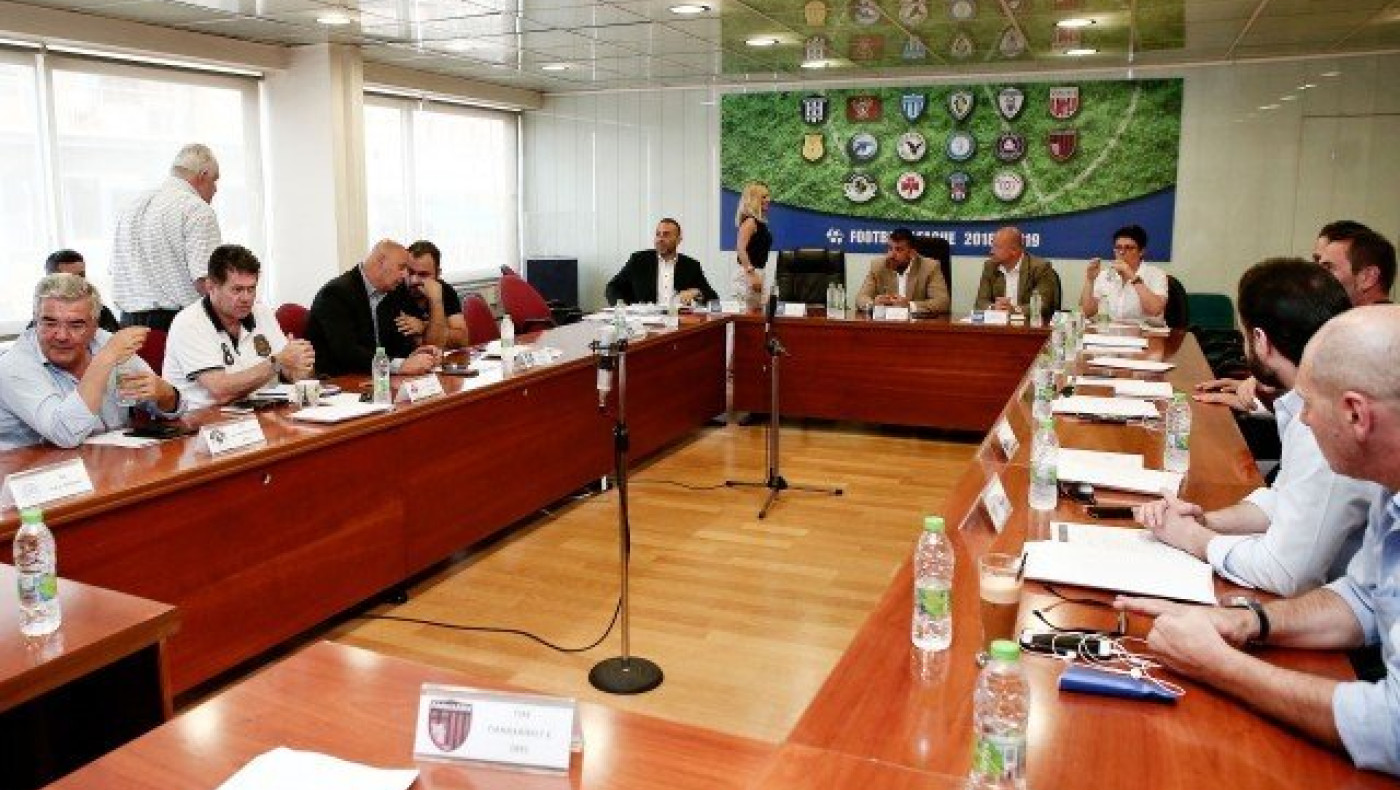 Εγγραφο   από    τον Απόλλωνα    Πόντου   στη       Λίγκα