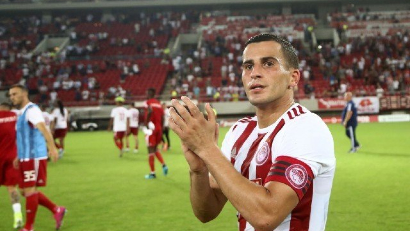 Θέλει                  Ελαμπντελαουί η Κρίσταλ Πάλας