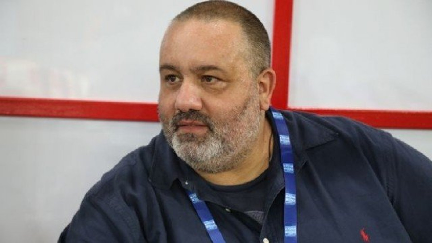 ΑΠΙΣΤΕΥΤΟ: Φωνάζει για το VAR                  ο Καραπαπάς