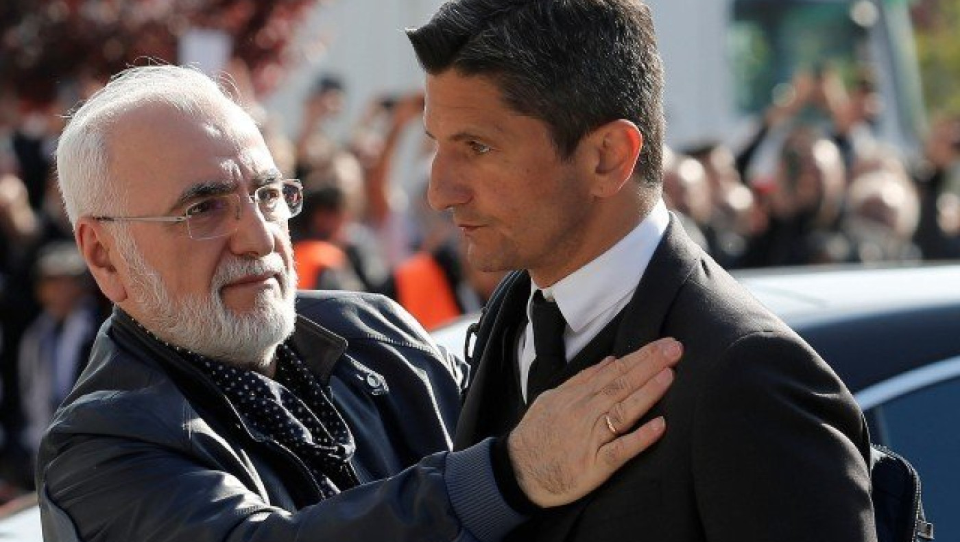 Η ρήξη ήρθε         όταν ο Λουτσέσκου ήταν στη Ρουμανία