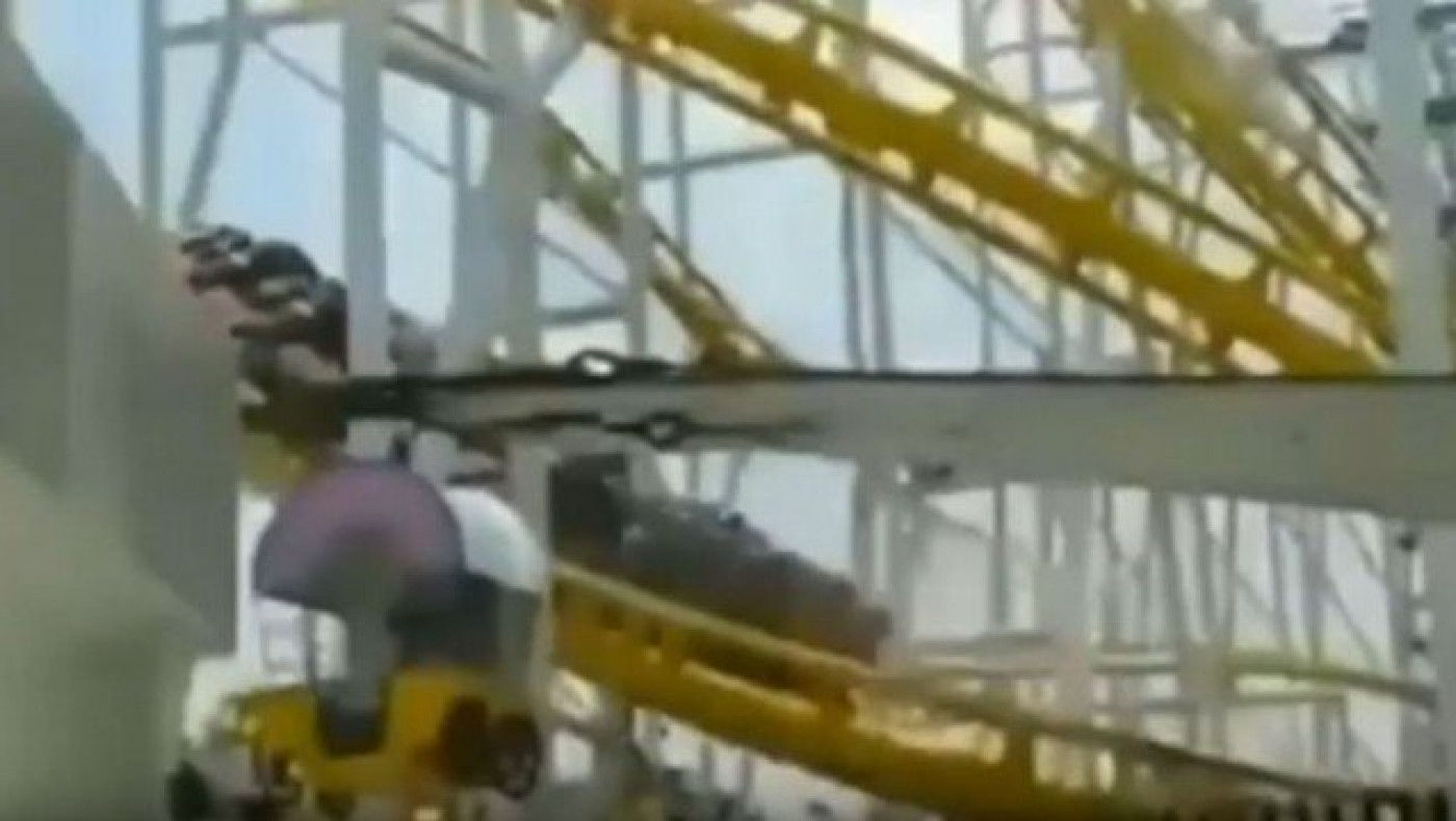 Τρομακτικό δυστύχημα στο Μεξικό με τρενάκι που εκτροχιάστηκε