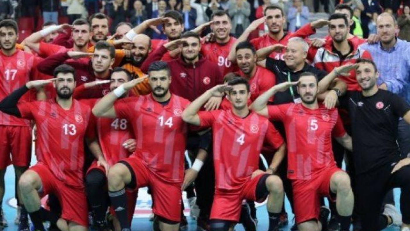 Ολυμπιακός: Εκτός ομάδας                        ο Ντουρμούς Αλι Τινκίρ