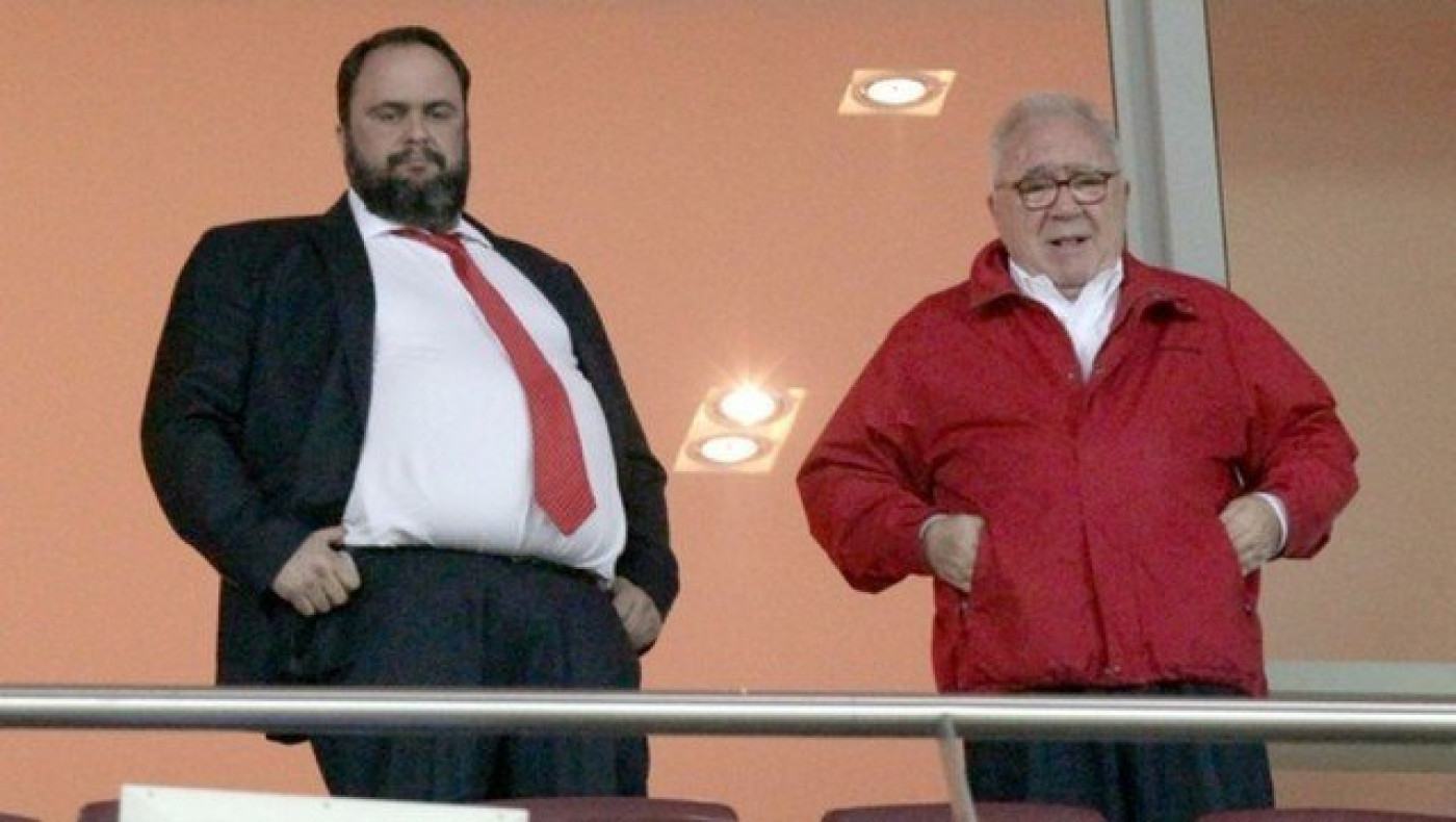 Ερυθρόλευκο ξεγύμνωμα           με... καυτές ειδήσεις