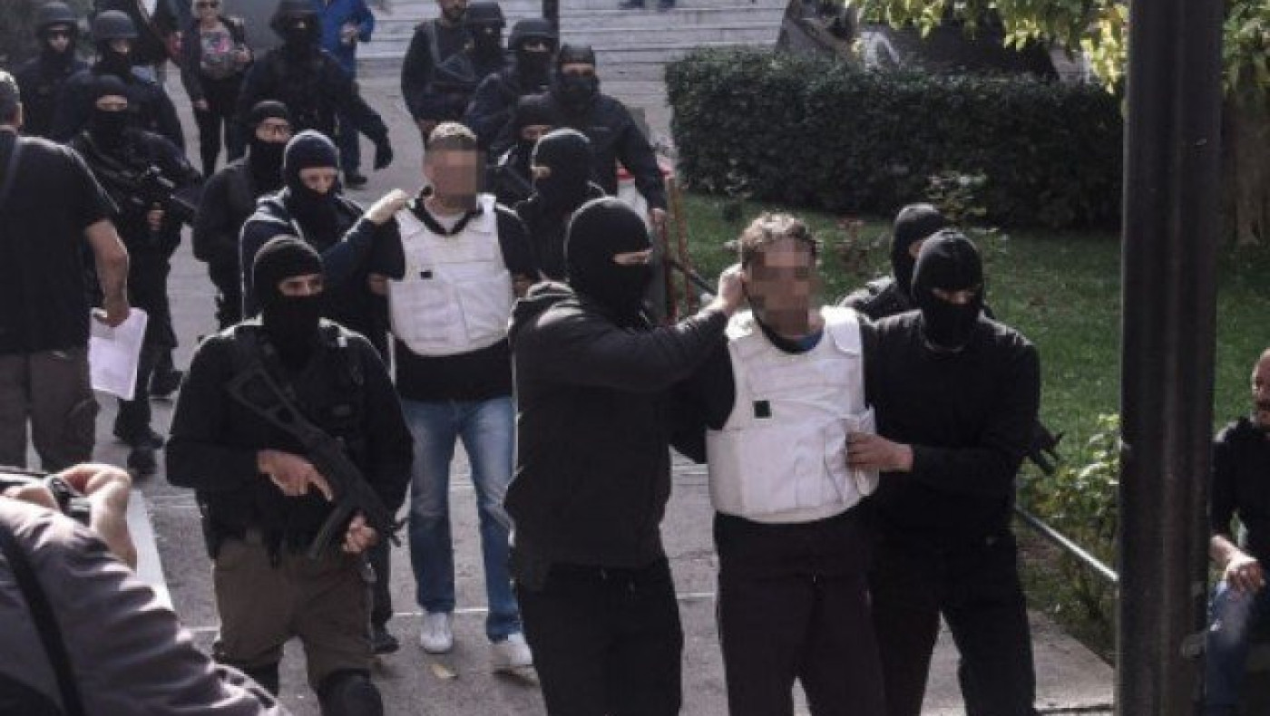 Προφυλάκιση των δύο για συμμετοχή στην οργάνωση Επαναστατική Αυτοάμυνα