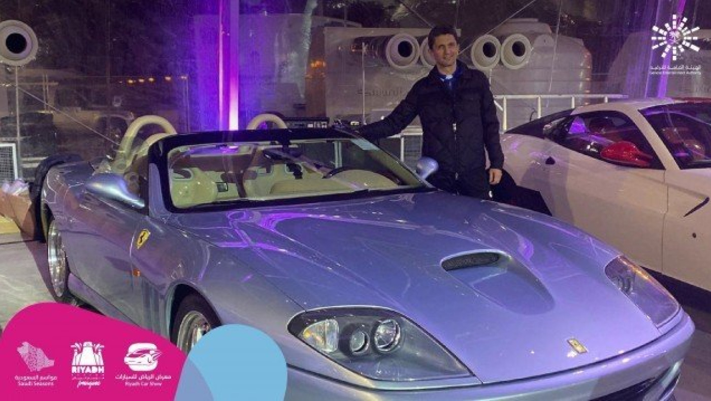 ΜΕΓΑΛΕΙΑ: Αστραφτερές Ferrari δώρο σε παίκτες και Λουτσέσκου! (pics)