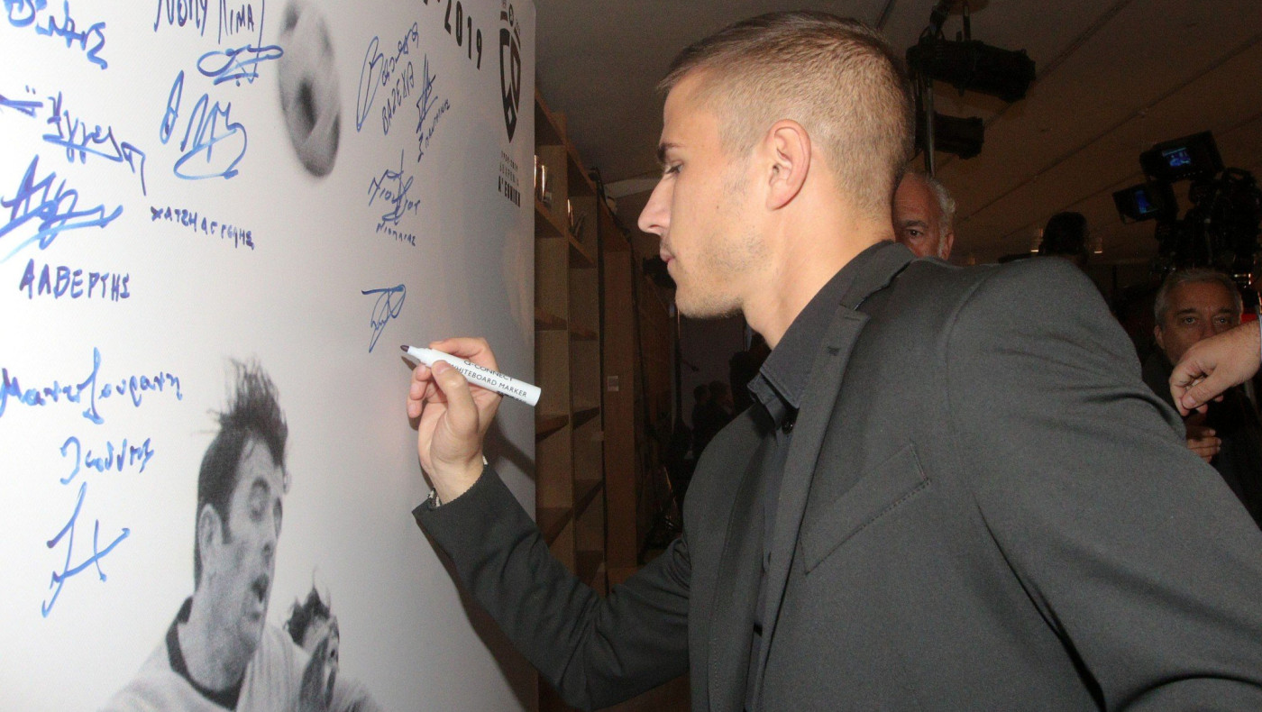 Ομιλούν για την ιστορία ενώ η ιστορία σιωπά!