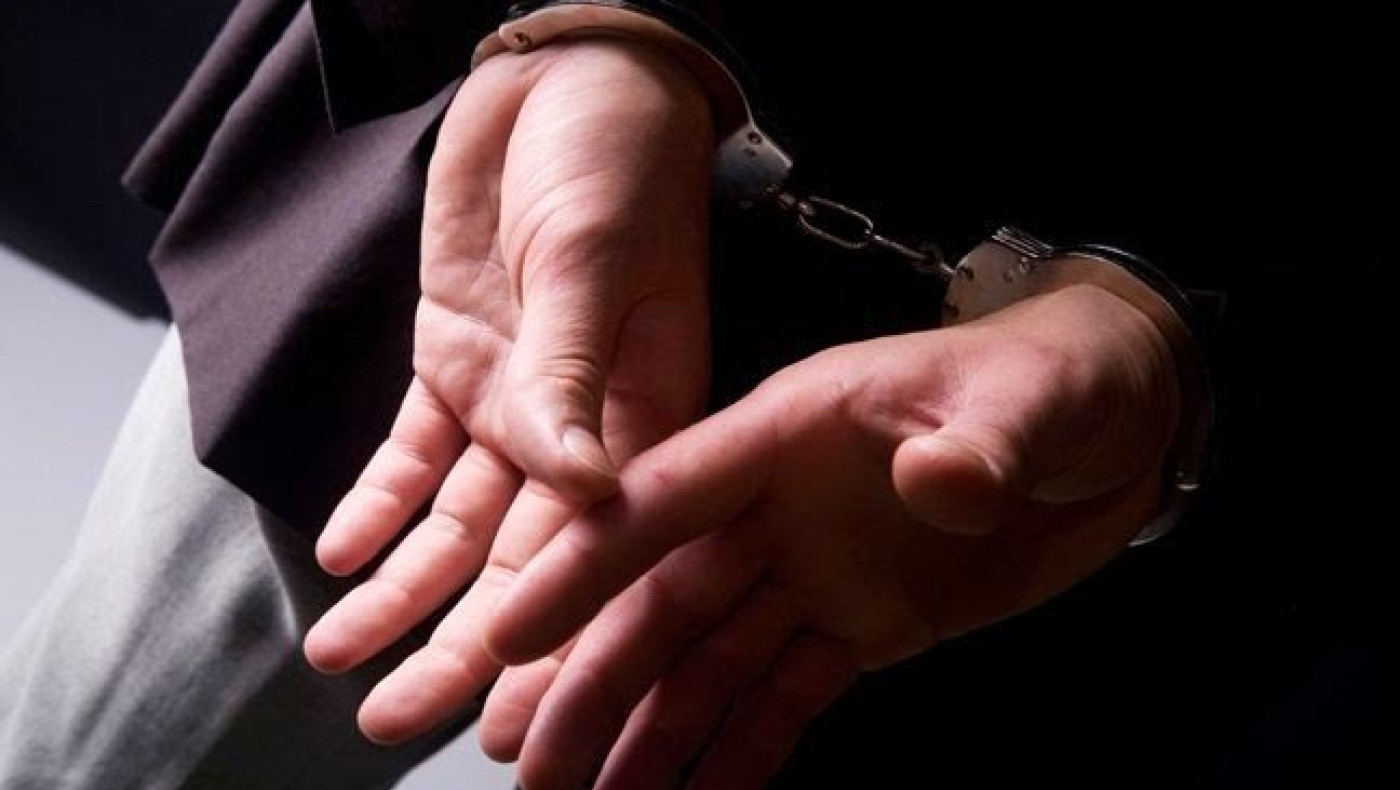 Σπείρα ανηλίκων λήστευε πεζούς και οδηγούς
