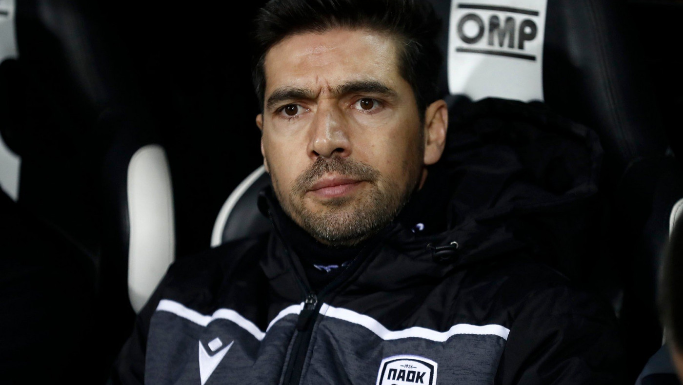 Φερέιρα: «Να ακυρώσει τις διοργανώσεις η UEFA!»
