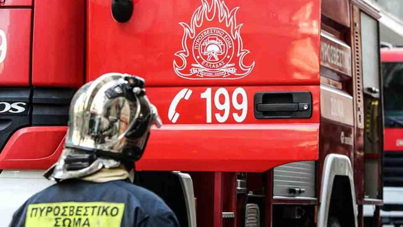 Πήραν φωτιά δύο αυτοκίνητα τα ξημερώματα στη Θεσσαλονίκη
