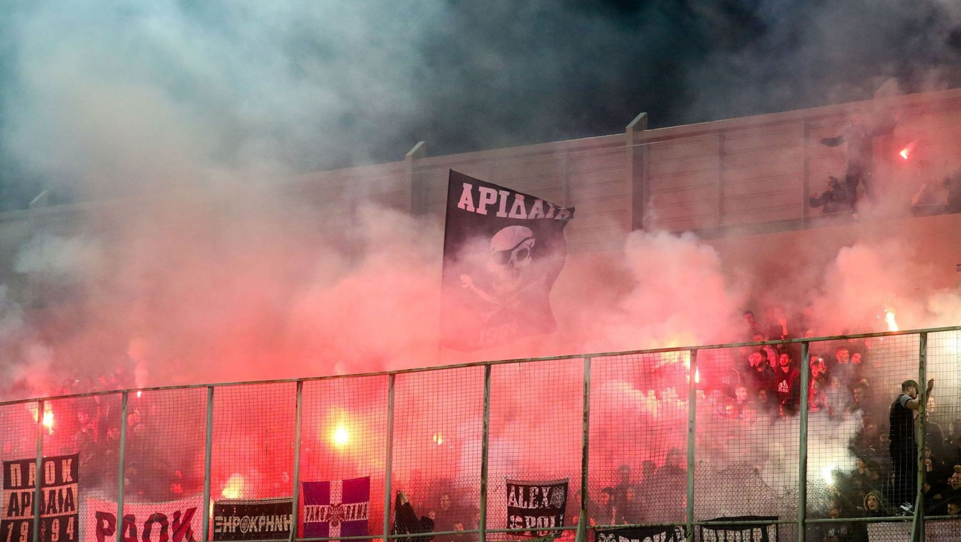 «Βαριά-βαριά του ΠΑΟΚ η φανέλα» από τους οπαδούς του ΠΑΟΚ