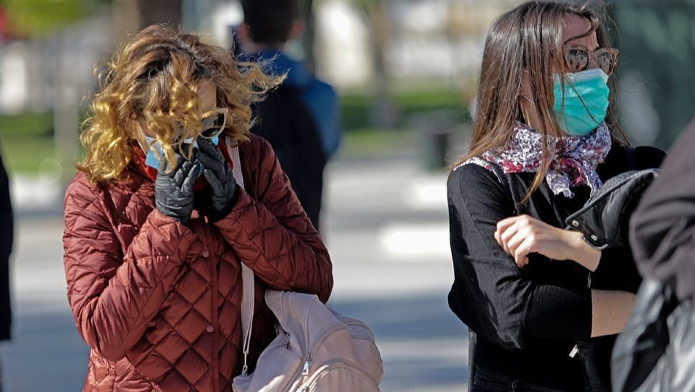 Νέα σκληρότερα μέτρα για τον κορωνοϊό μετά τον συνωστισμό στις καφετέριες