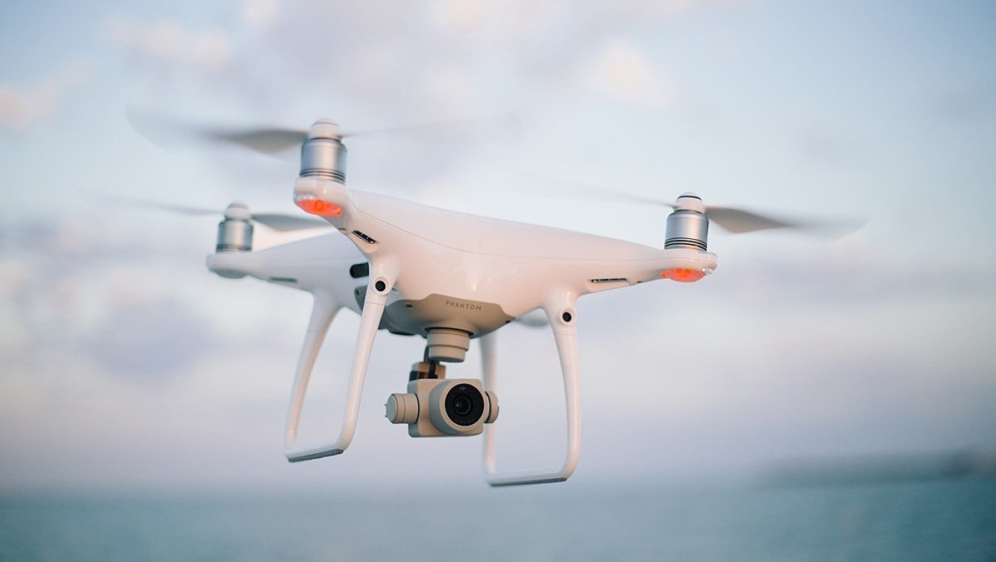 Θεσσαλονίκη: Drone ενημερώνει τους πολίτες στη Νέα Παραλία