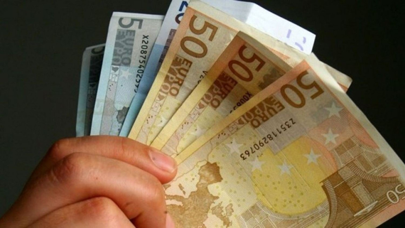 Ανοίγει η πλατφόρμα για τα 800 ευρώ, τα βήματα για εργοδότες, εργαζόμενους