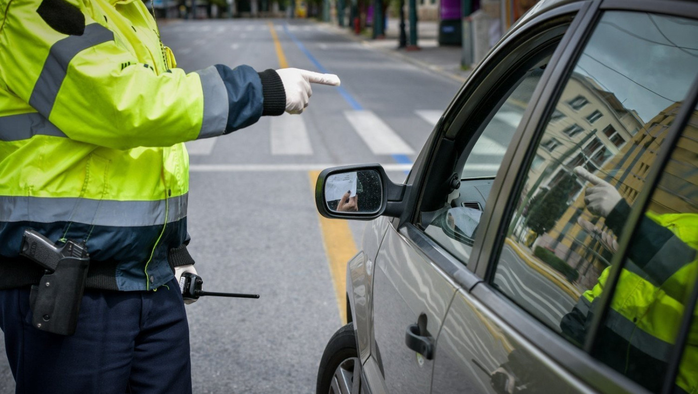 Χανιά: Μητέρα έκλεισε το παιδί της στο πορτ μπαγκάζ για να γλιτώσει πρόστιμο!