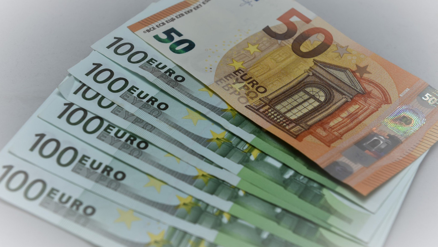 Νέα μέτρα στήριξης για τουρισμό και εστίαση