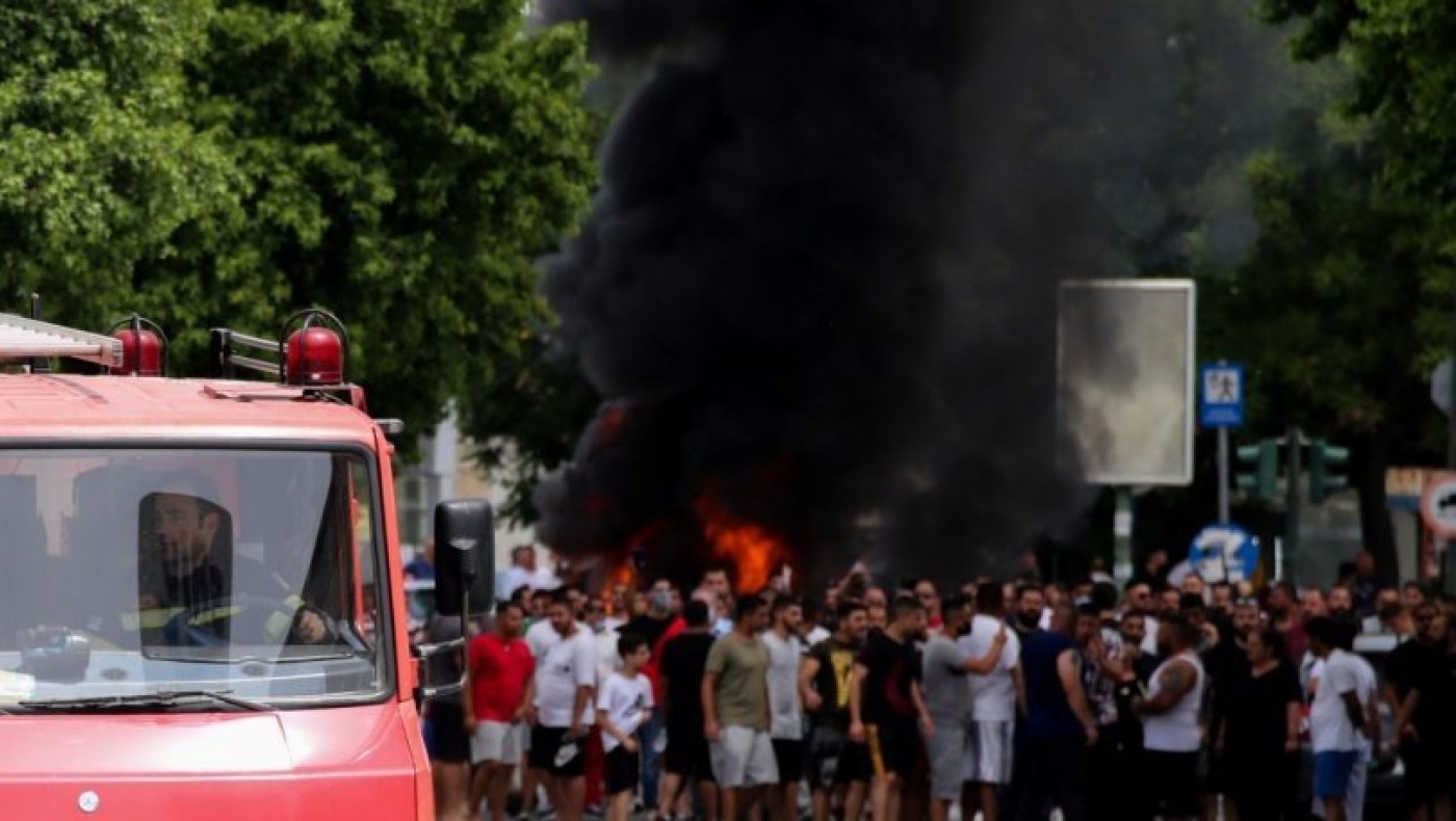 Χτύπησαν δημοσιογράφο του ΣΚΑΪ στη Νέα Σμύρνη της Λάρισας