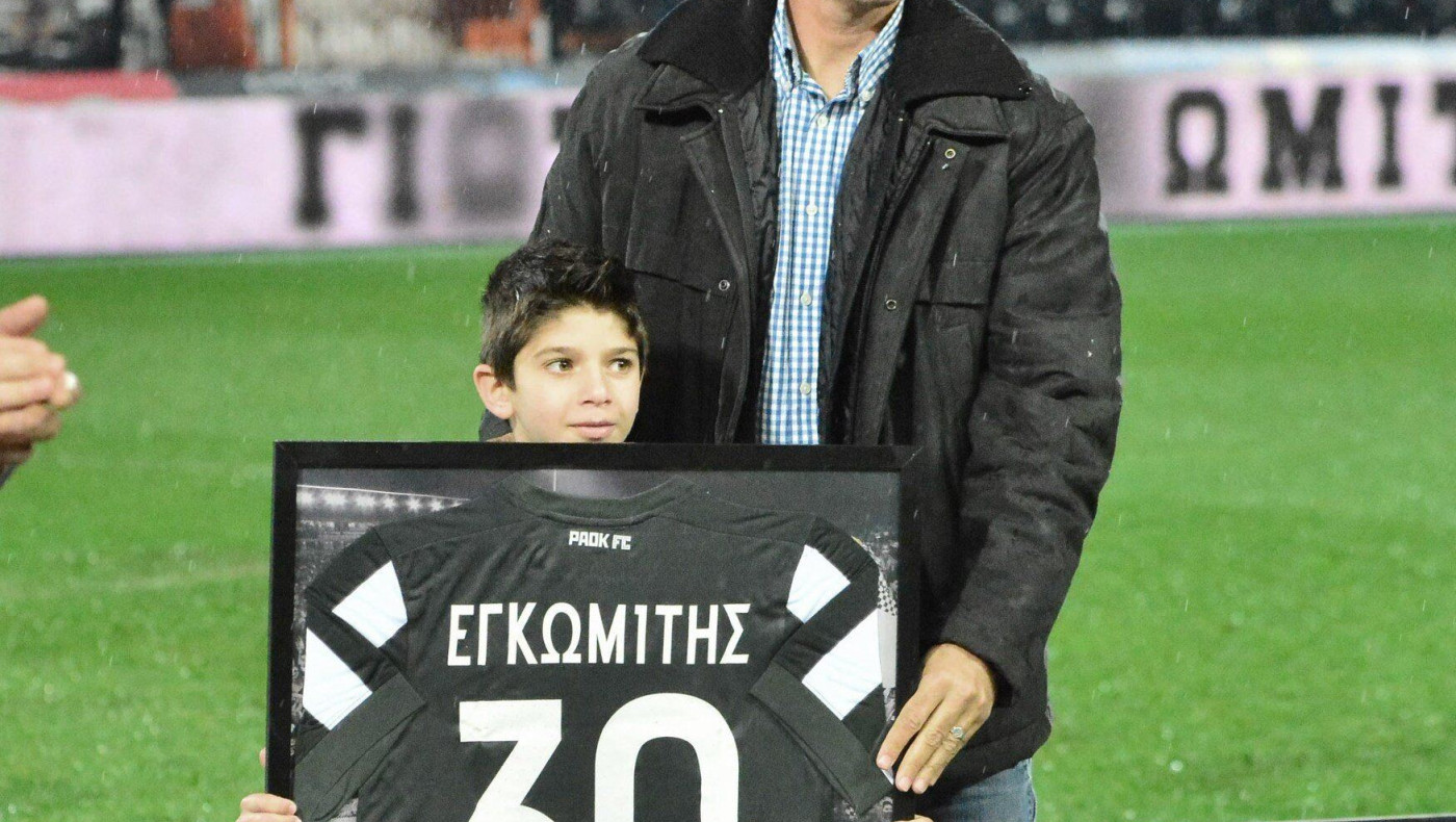 Αποθέωση για Εγκωμίτη