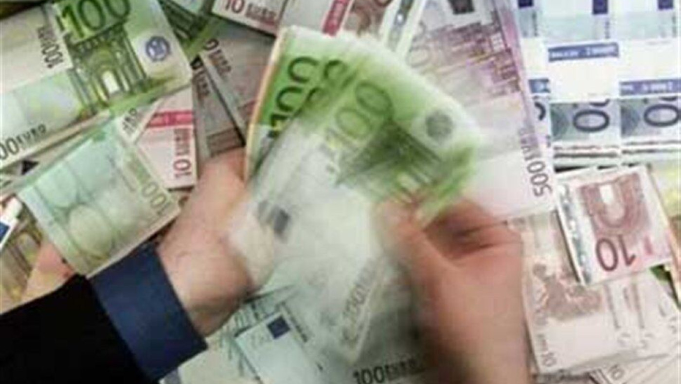 Ζευγάρι προσποιήθηκε τους λογιστές και άρπαξε 30.000 από ηλικιωμένη