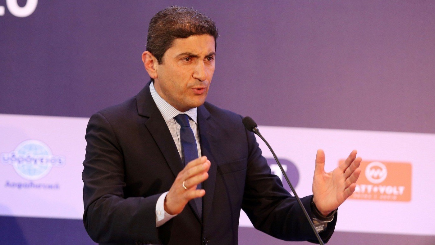Δεν άφησε τίποτα όρθιο ο Αυγενάκης