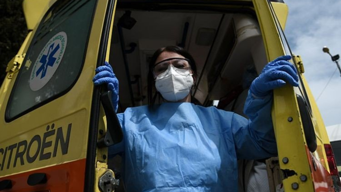 Κορωνοϊός: Συναγερμός σε Αθήνα και Θεσσαλονίκη