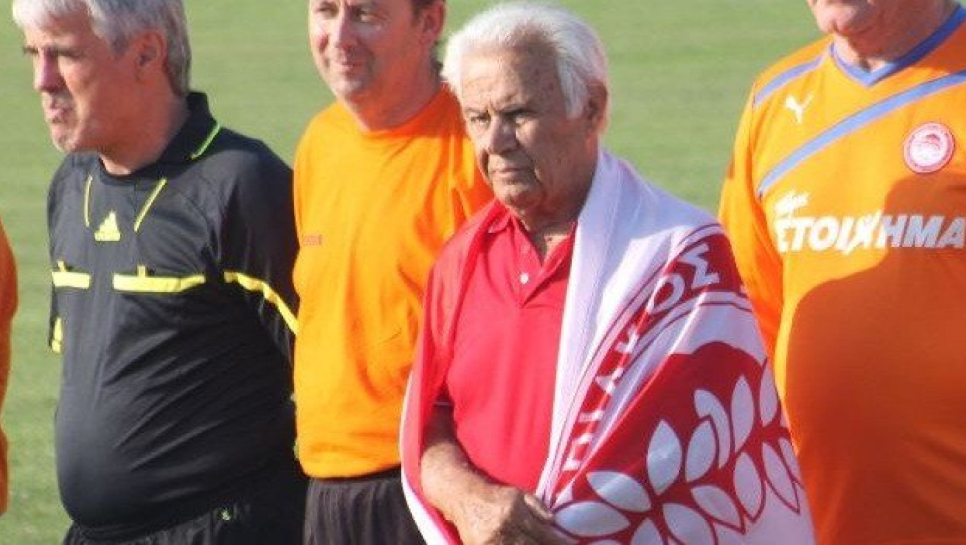 Θρήνος για τον Μπάμπη Δρόσο