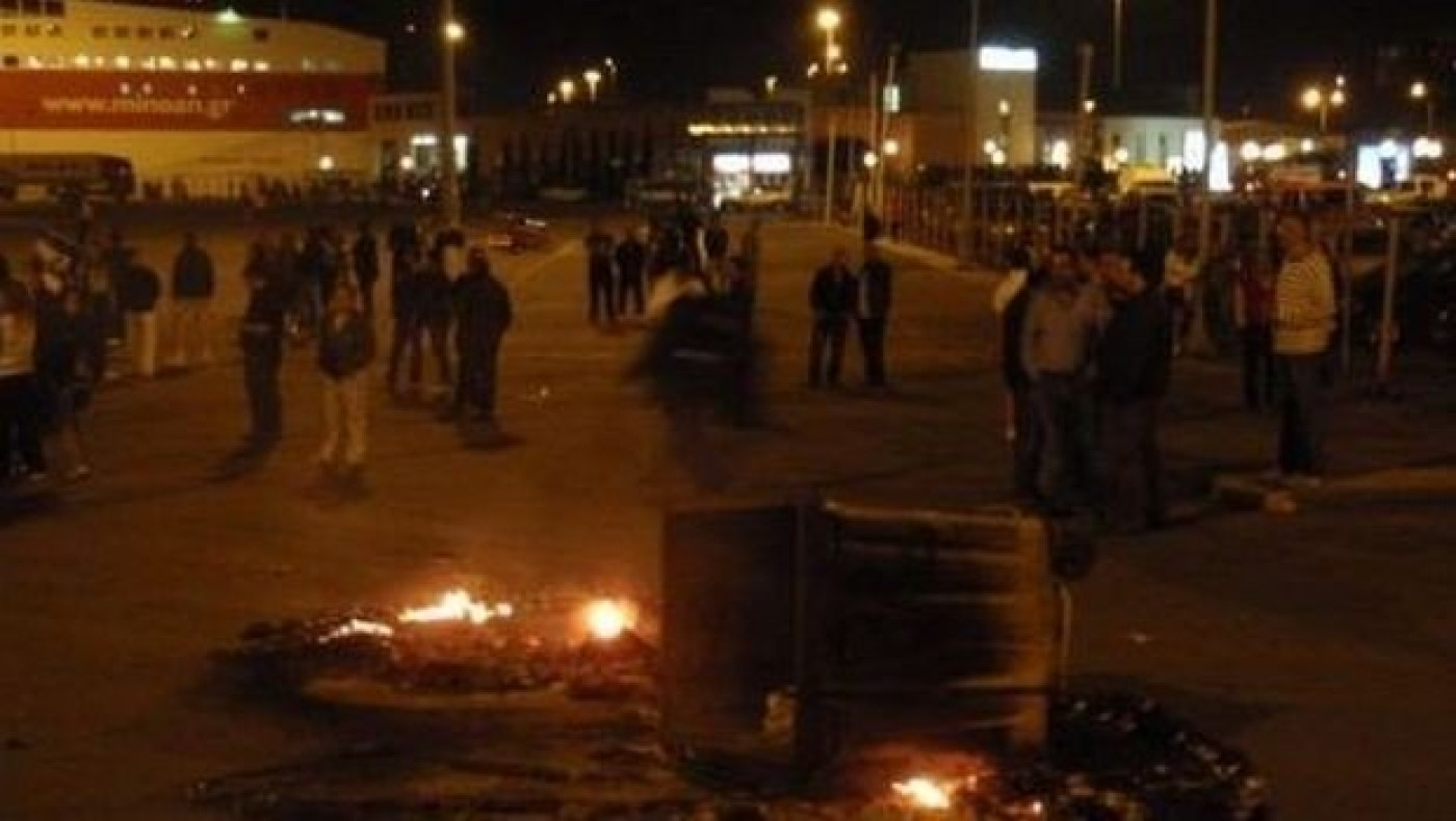 Επεισόδια στο λιμάνι ανάμεσα σε οπαδούς Ολυμπιακού και ΑΕΚ!