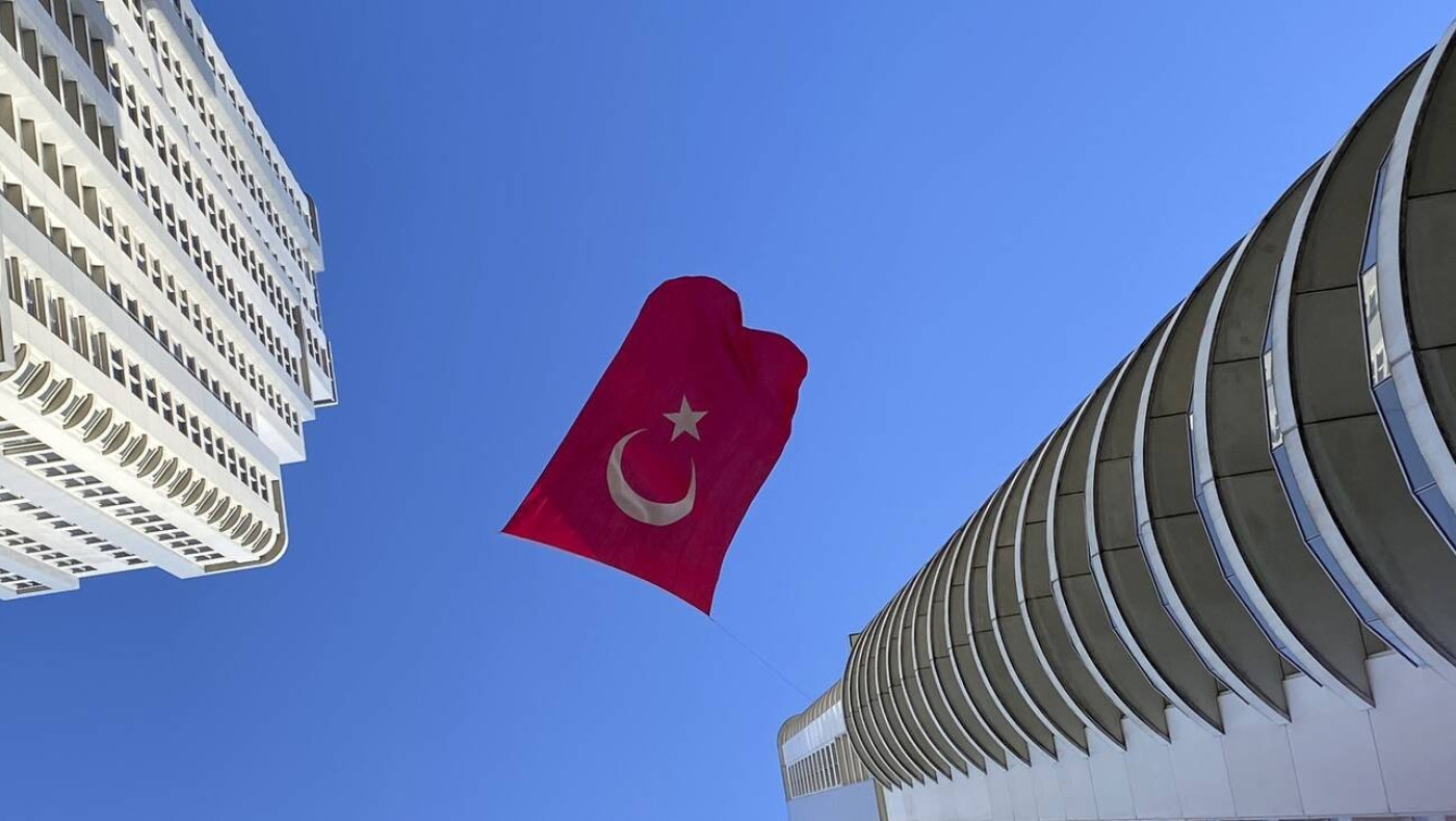 Τουρκάλες έως 29 ετών, χωρίς σιλικόνη και τατουάζ, ψάχνει ο Ερντογάν για τις μυστικές υπηρεσίες
