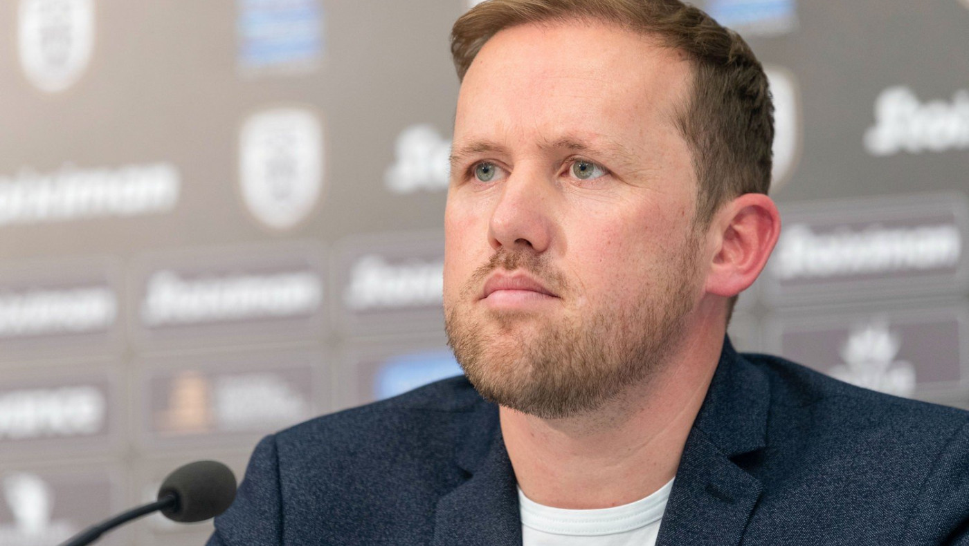 Ο Ρέμπε ψάχνει εντατικά για μέσο και ακραίο