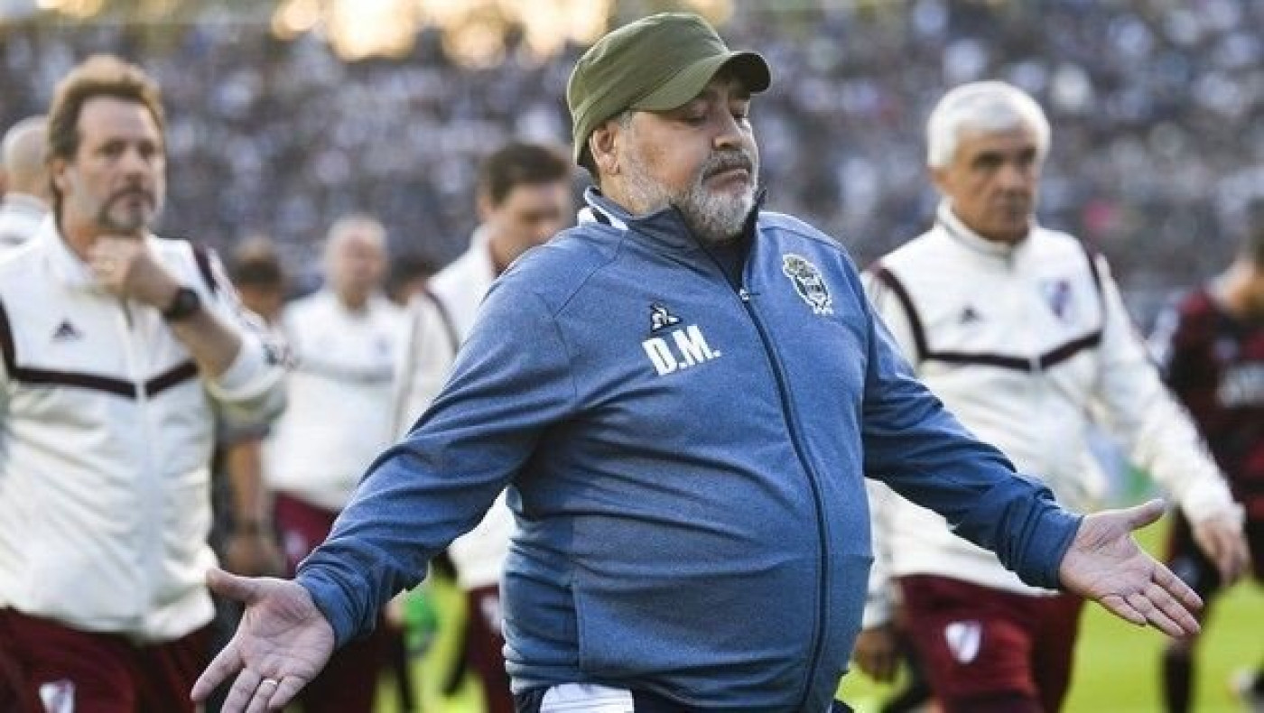 Στο νοσοκομείο εισήχθη ο Μαραντόνα