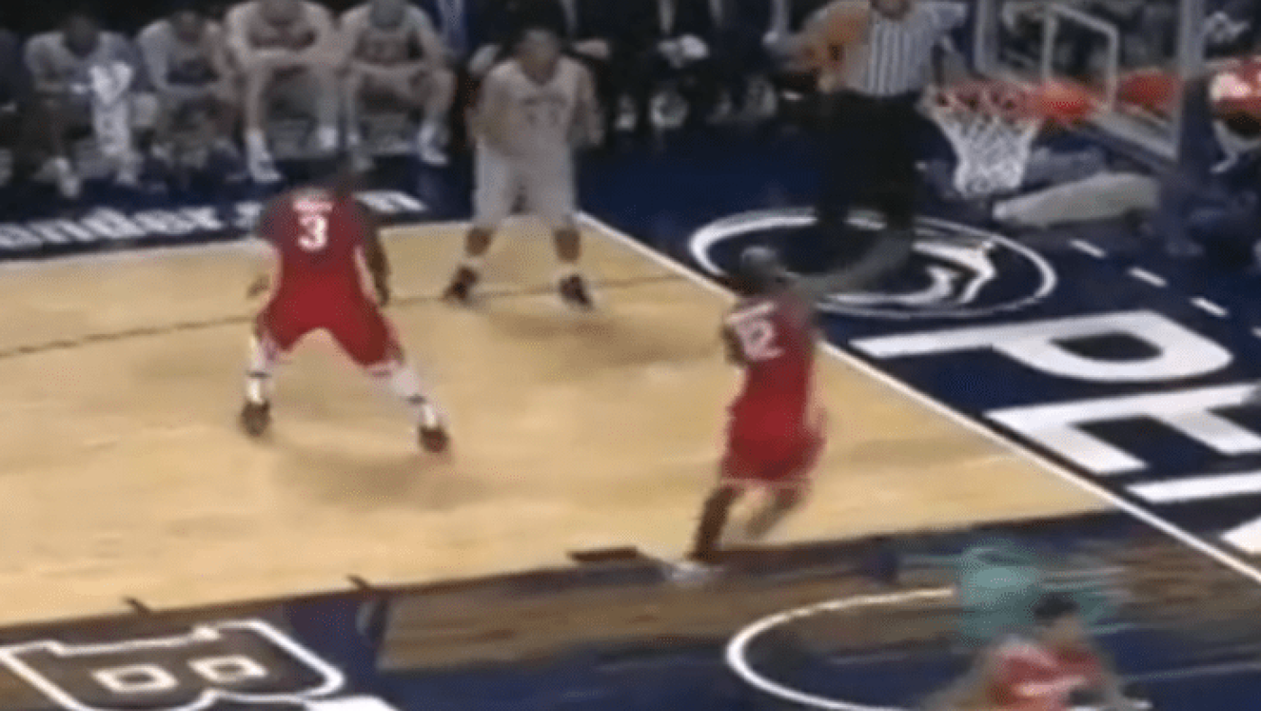 Κατά λάθος... απίθανο καλάθι (VIDEO)