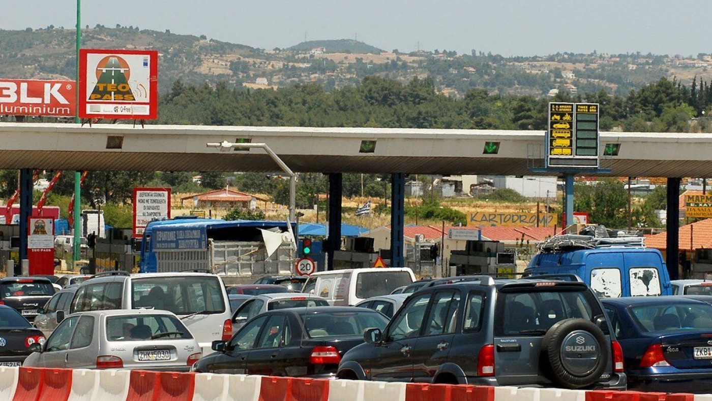 «Φωτιά» τα διόδια
