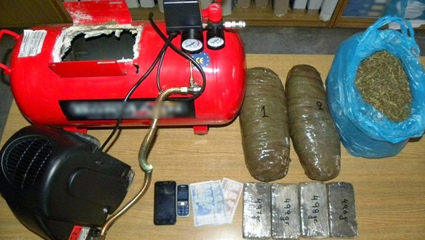 Βόλος: Μετέφερε δύο κιλά ηρωίνης και τέσσερα κιλά χασίς σε… κομπρεσέρ!