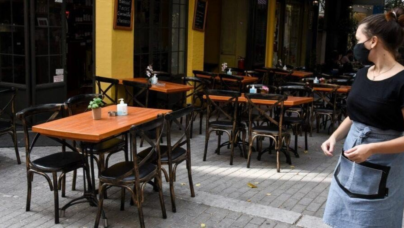 Θεσσαλονίκη: Ιδιοκτήτης καταστήματος εστίασης δεν άφησε εργαζόμενες να κάνουν τεστ Covid και τις απέλυσε!