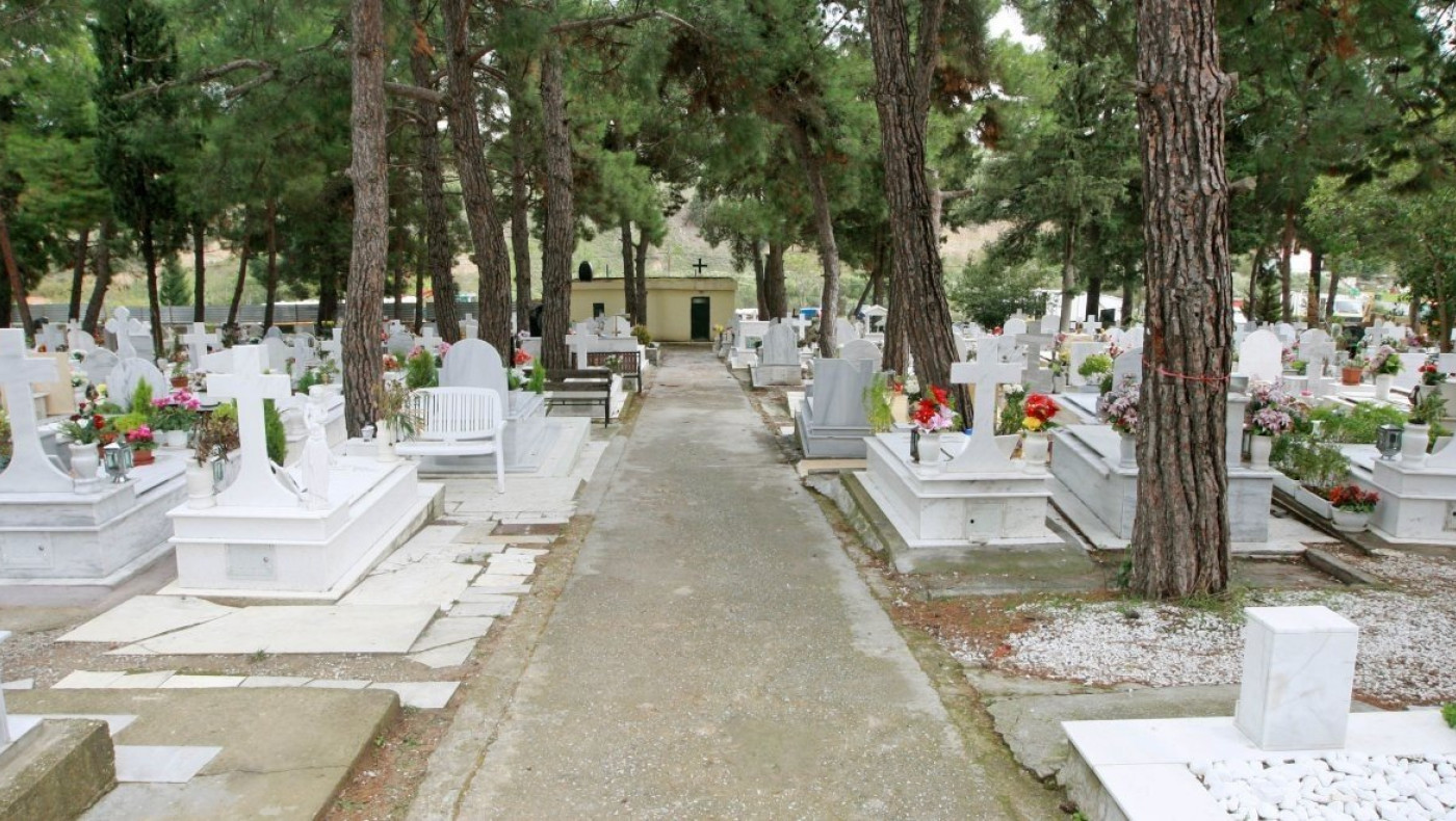 Ρόδος: Τη μία μέρα τον έθαψε και την άλλη διέρρηξε το σπίτι του