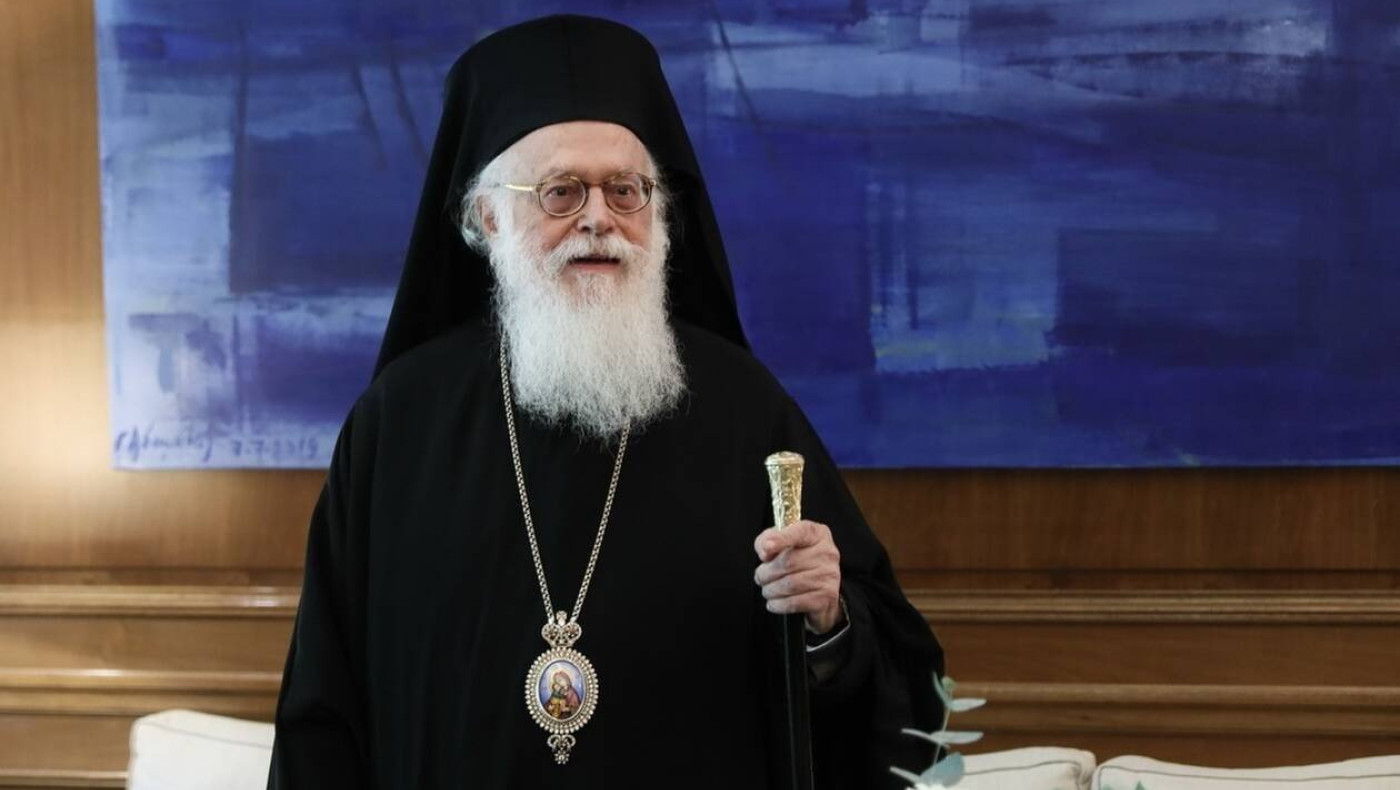 Ανέβασε ξανά πυρετό ο Αρχιεπίσκοπος Αλβανίας Αναστάσιος