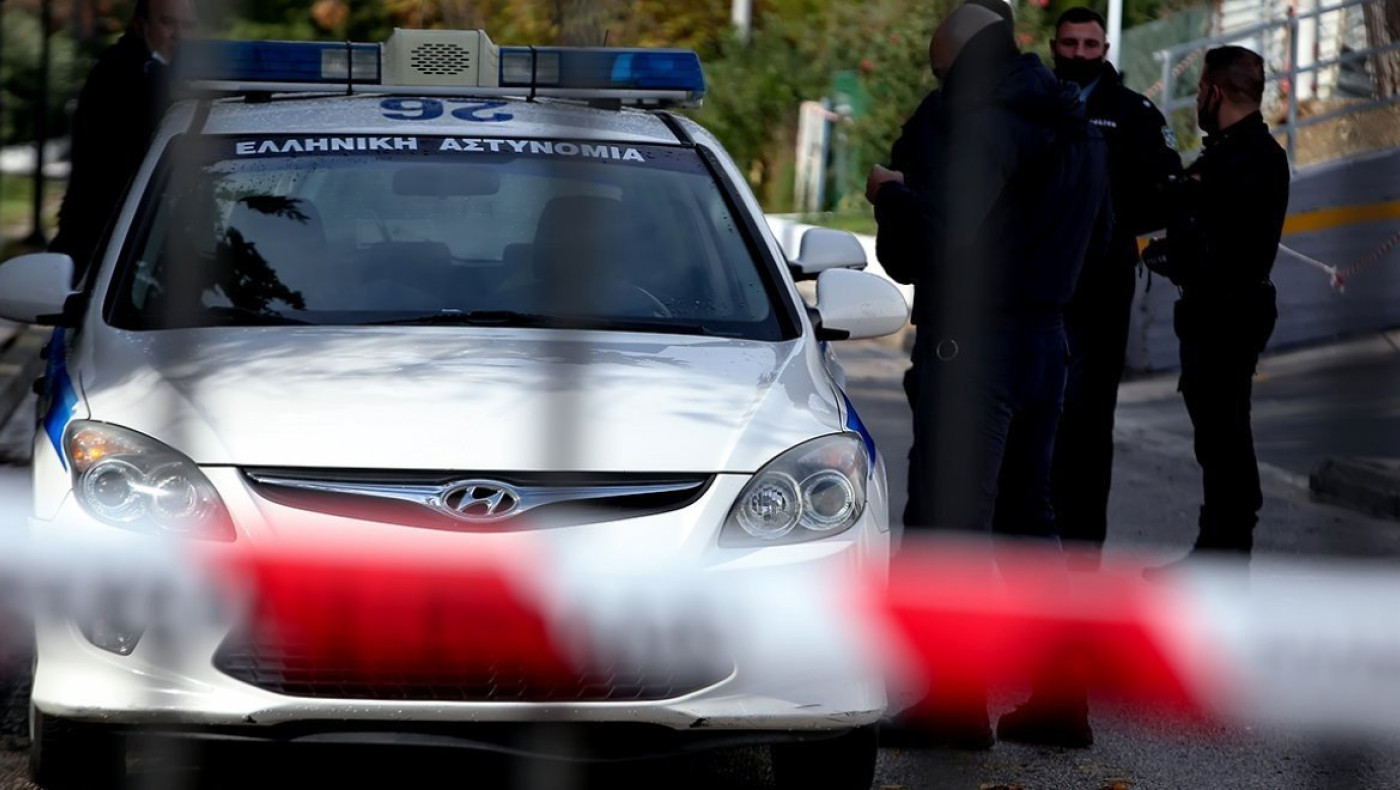 ΣΟΚ: 11χρονη απειλούσε με κουζινομάχαιρο να σκοτώσει σημαιοφόρο και παραστάτες